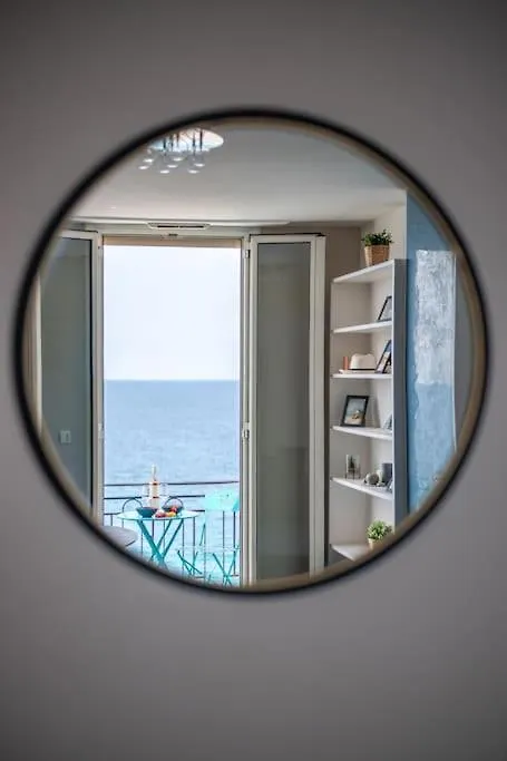 Appartement Le Balcon De La Baie Des Anges à Nice 0*,  France